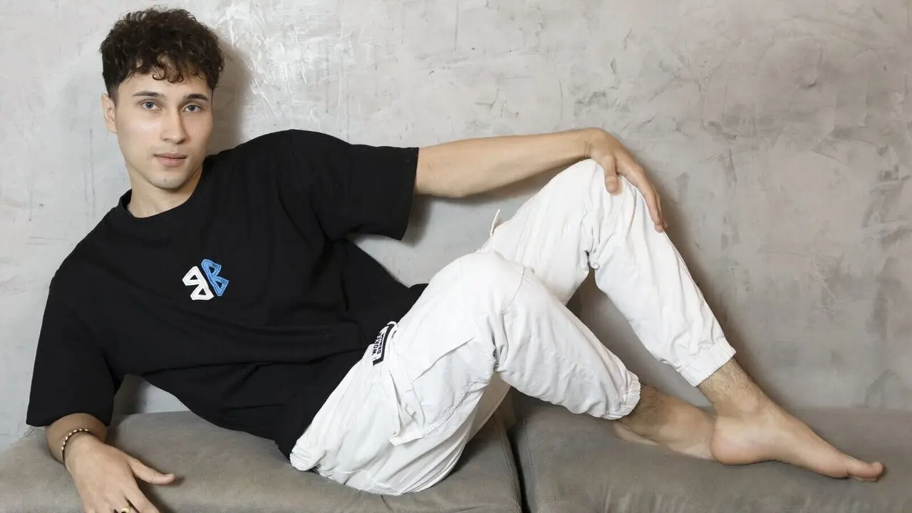 Start Anal Finger BidieWhite