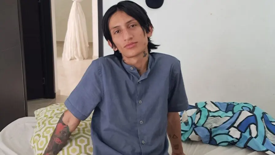 Start Anal Finger RobertoDamian