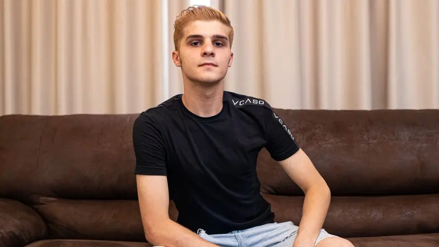 Start Anal Finger RubenKing