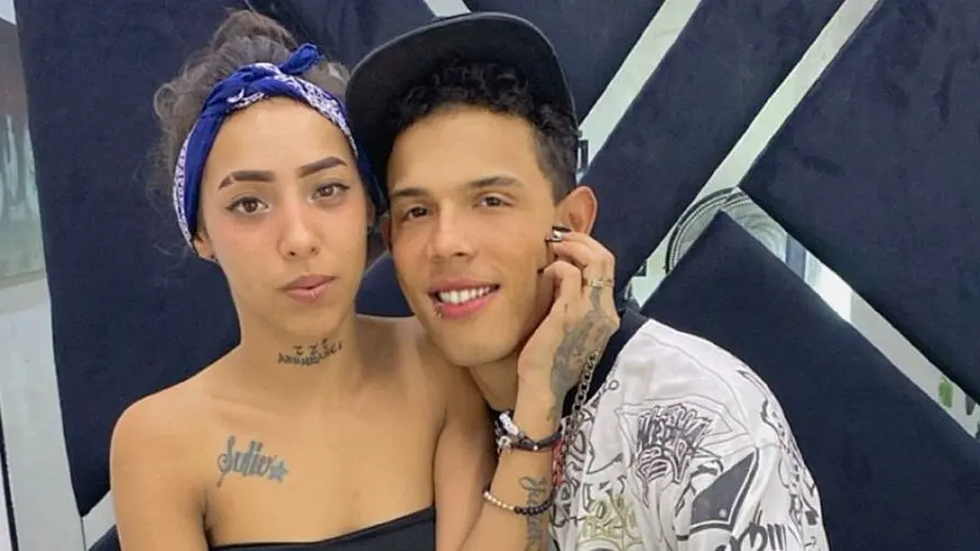 Start Anal Finger ErickAndPaulina