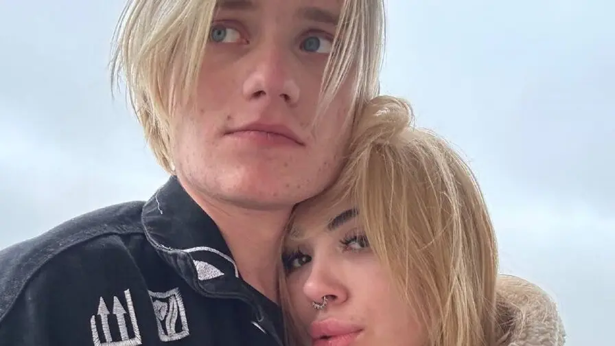 Start Anal Finger FentonandAriel