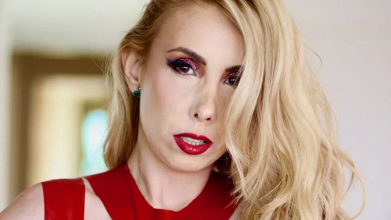 Start Anal Finger LiviaFerrari