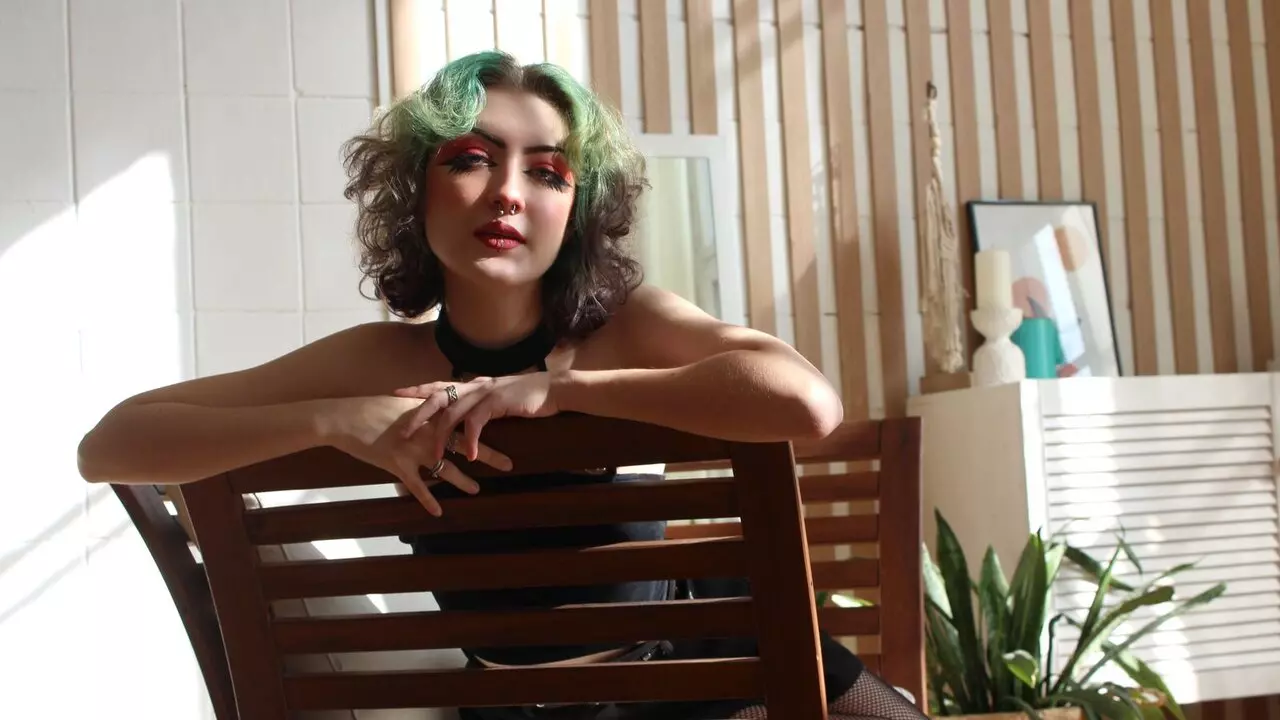 Start Anal Finger AlyssaGrant