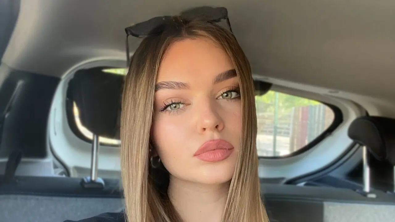 Start Anal Finger LexiMur