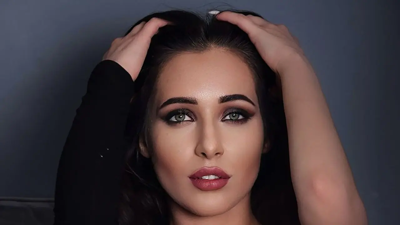 Start Anal Finger LilithCooper