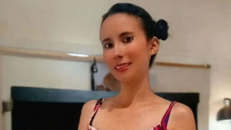 Start Anal Finger MiaKlein