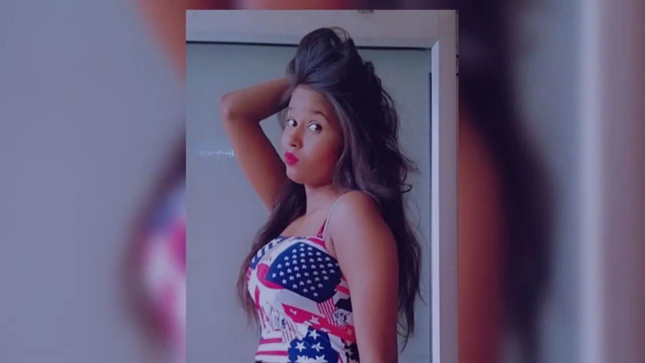 Start Anal Finger MonaGill