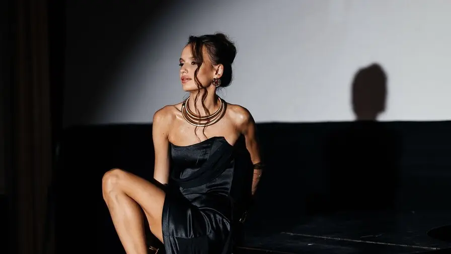 Start Anal Finger OliviaMuur