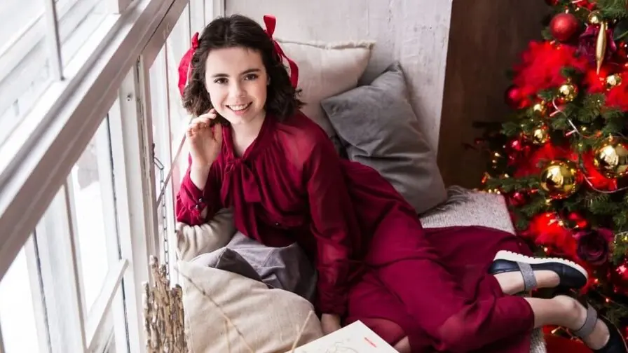 Start Anal Finger SallieAstillero