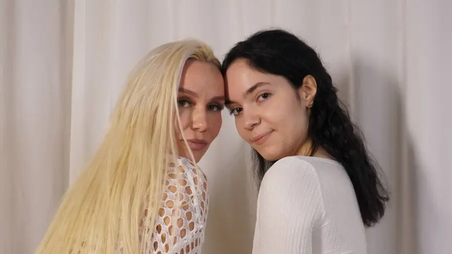 Start Anal Finger LynAndChristel