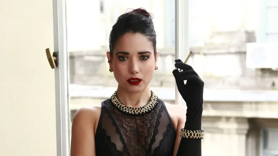 Start Anal Finger JulietteBloom