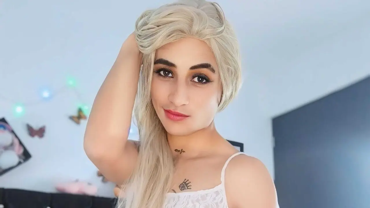 Start Anal Finger EmilieWhine